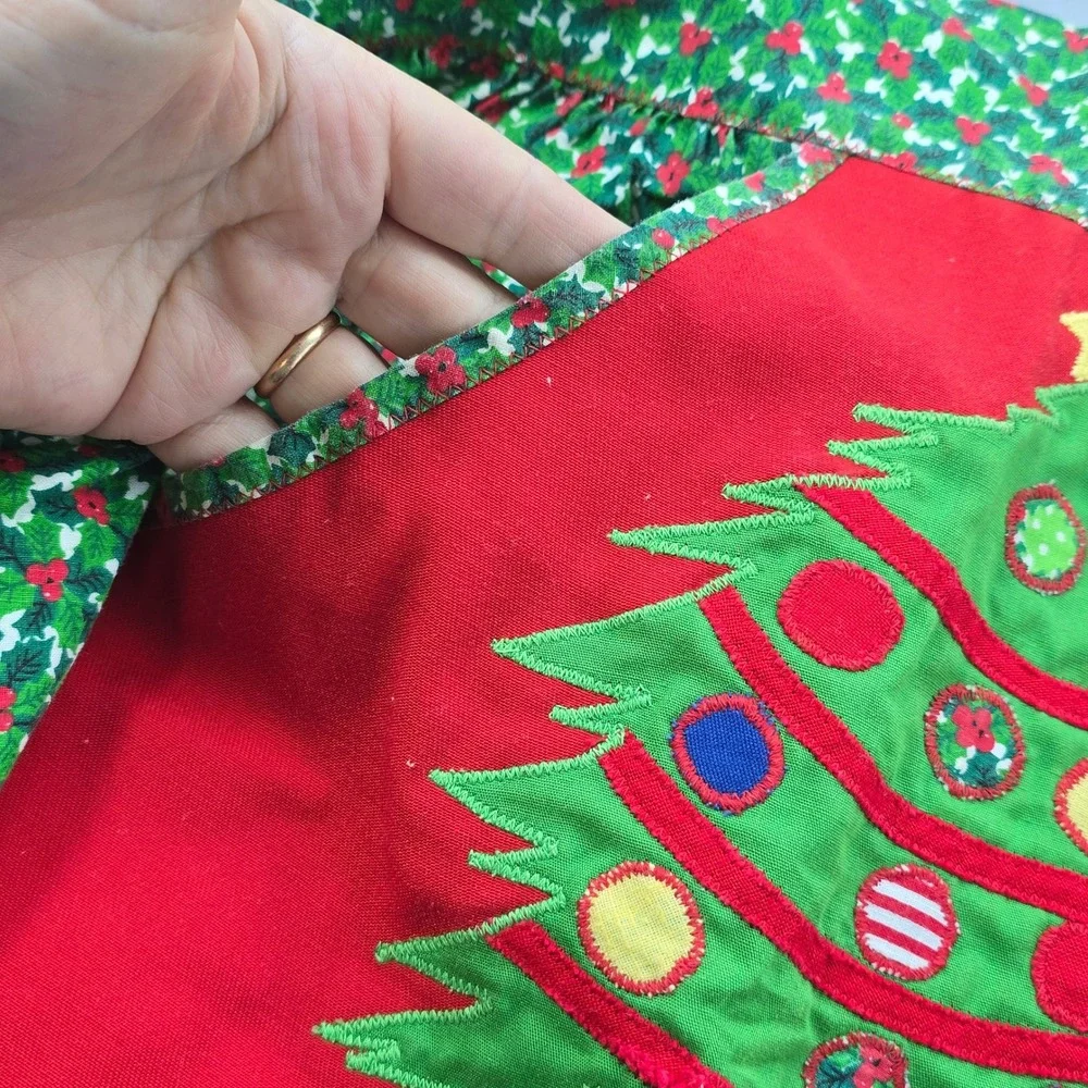 Unbranded embrace holiday